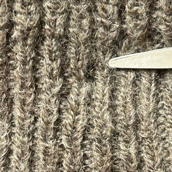 Jenni Kayne Women’s Merino wool/baby alpaca Blend Sweater, size L, V-neck, taupe - Picture 7 of 9